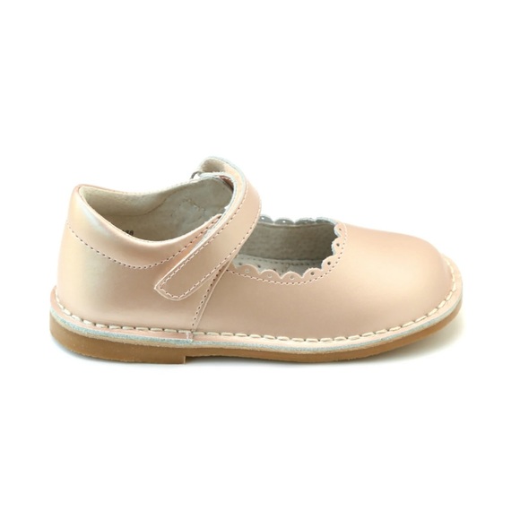 L’AMOUR Online Exclusive - Caitlin Pink Gold Scalloped Mary Jane - Picture 5 of 14